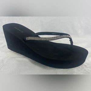 Torrid EVA 3" Platform Black Thong Toe Sandals Clear Rhinestone Size 10.5WW